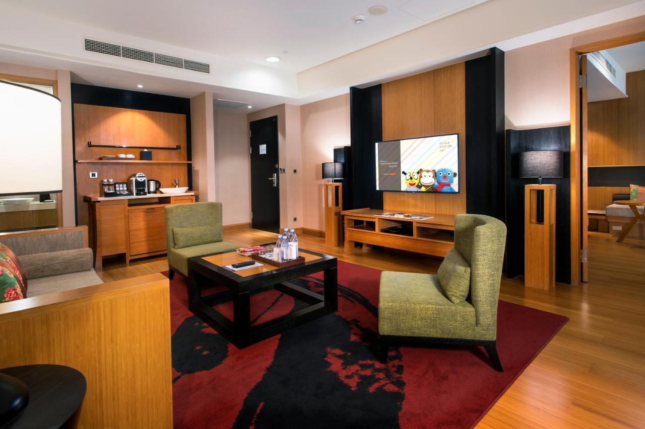 ซิลค์ เพลซ อี้หลาน โฮเทล Hotel Yilan ภายนอก รูปภาพ