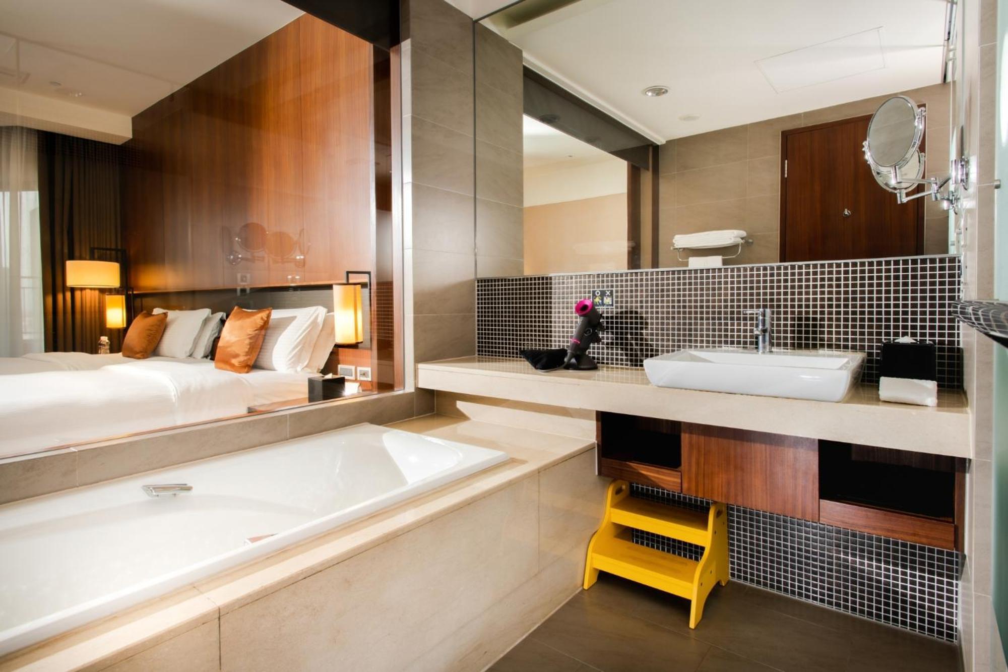 ซิลค์ เพลซ อี้หลาน โฮเทล Hotel Yilan ภายนอก รูปภาพ